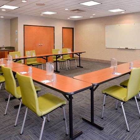 Holiday Inn Express Mineral Wells By Ihg Parkersburg Extérieur photo