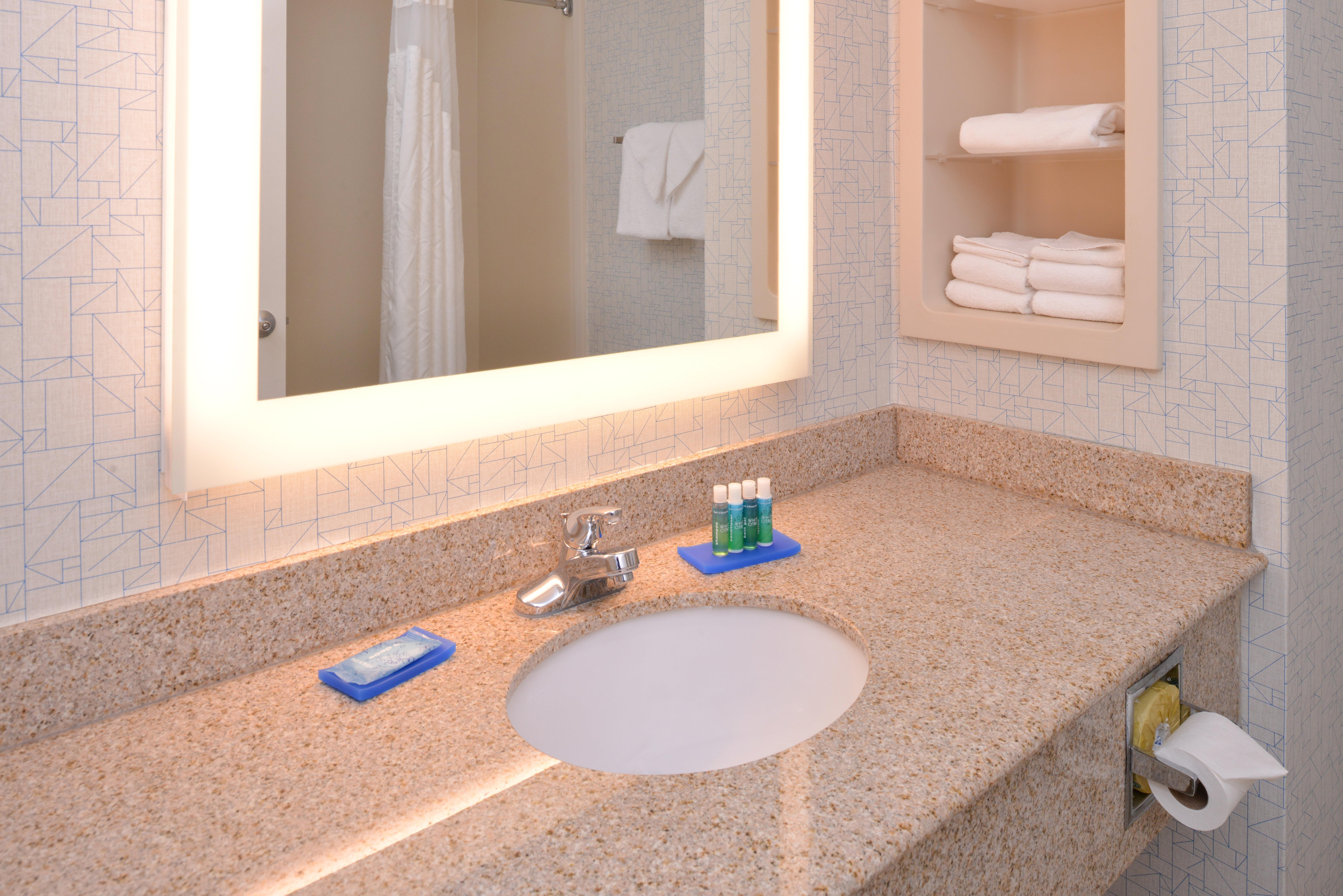 Holiday Inn Express Mineral Wells By Ihg Parkersburg Extérieur photo