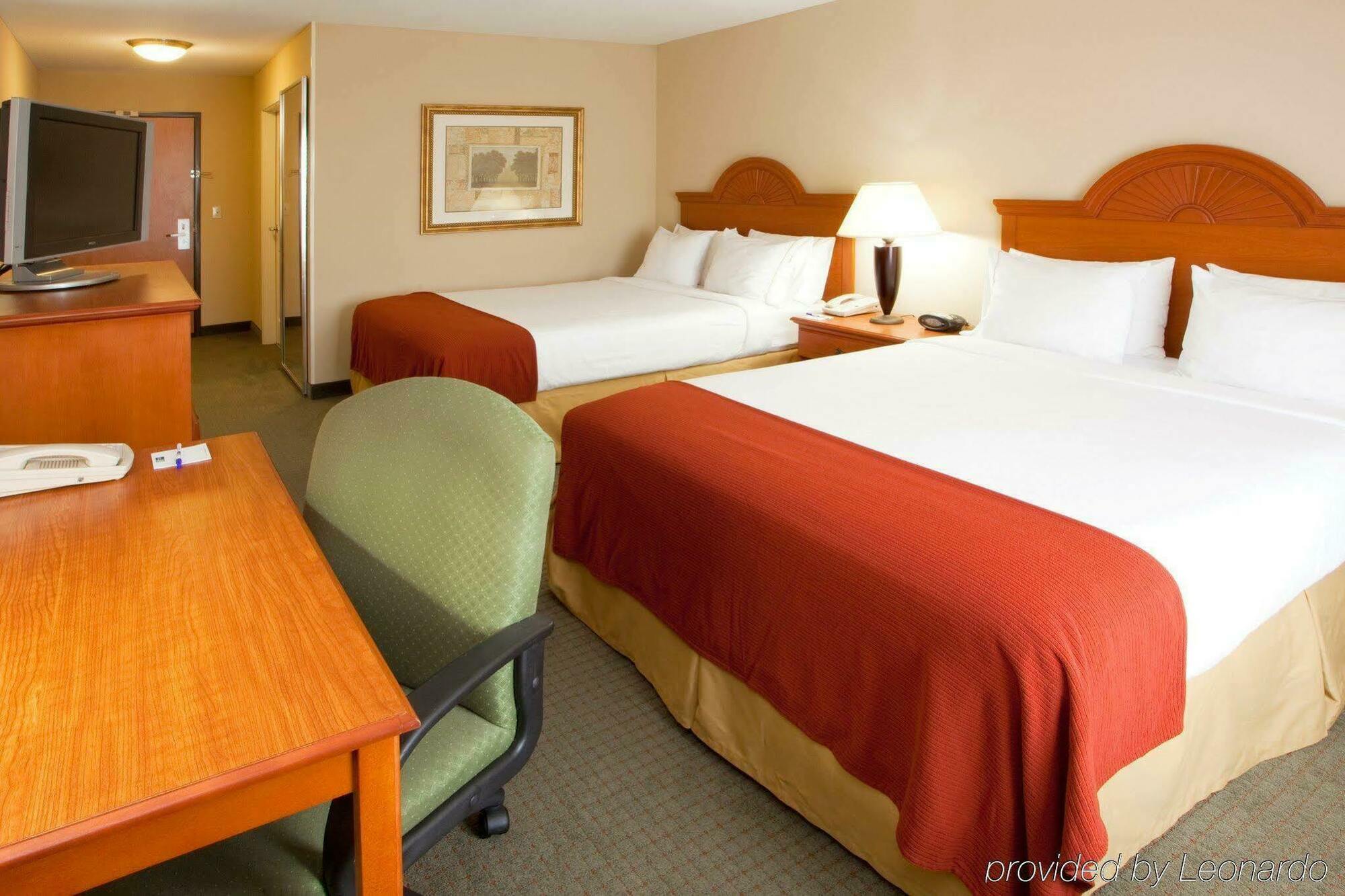 Holiday Inn Express Mineral Wells By Ihg Parkersburg Extérieur photo