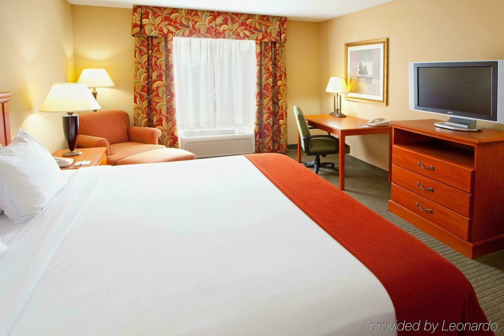 Holiday Inn Express Mineral Wells By Ihg Parkersburg Extérieur photo