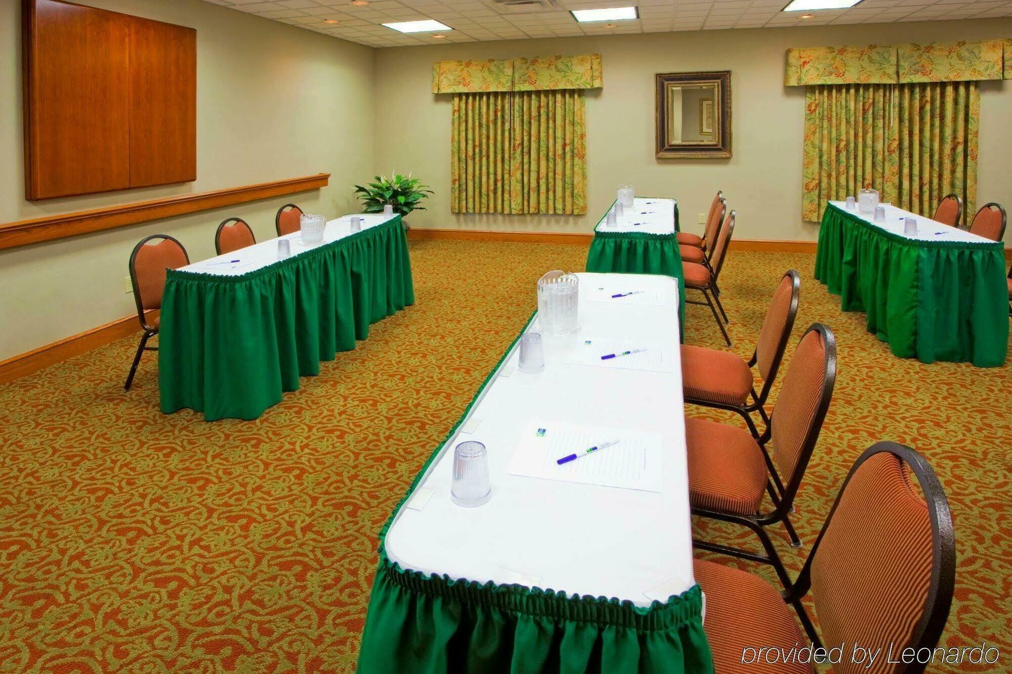 Holiday Inn Express Mineral Wells By Ihg Parkersburg Extérieur photo